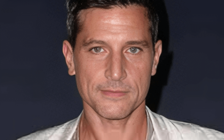 Simon Rex Net Worth